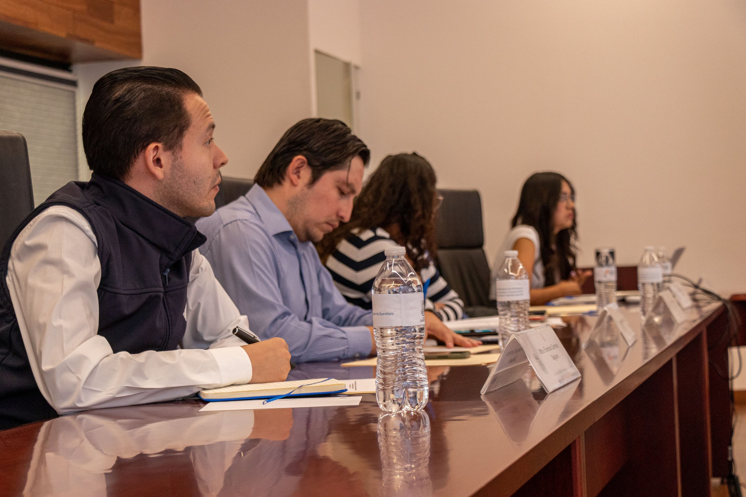 Francisco Contreras en tribuna institucional